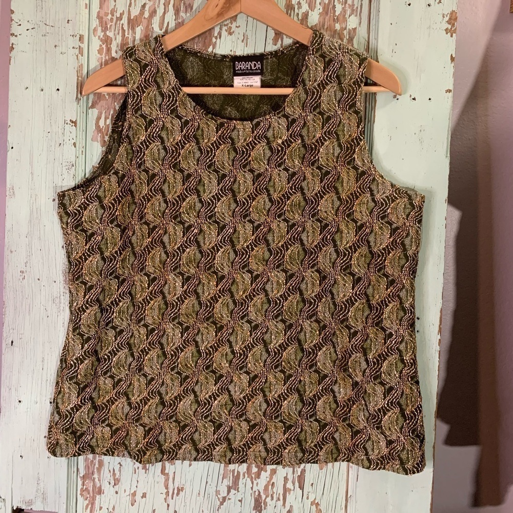 Women’s Baranda shimmery tank top with unique design